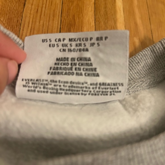 forever 21 ever last cropped sweatshirt - Picture 3 of 3